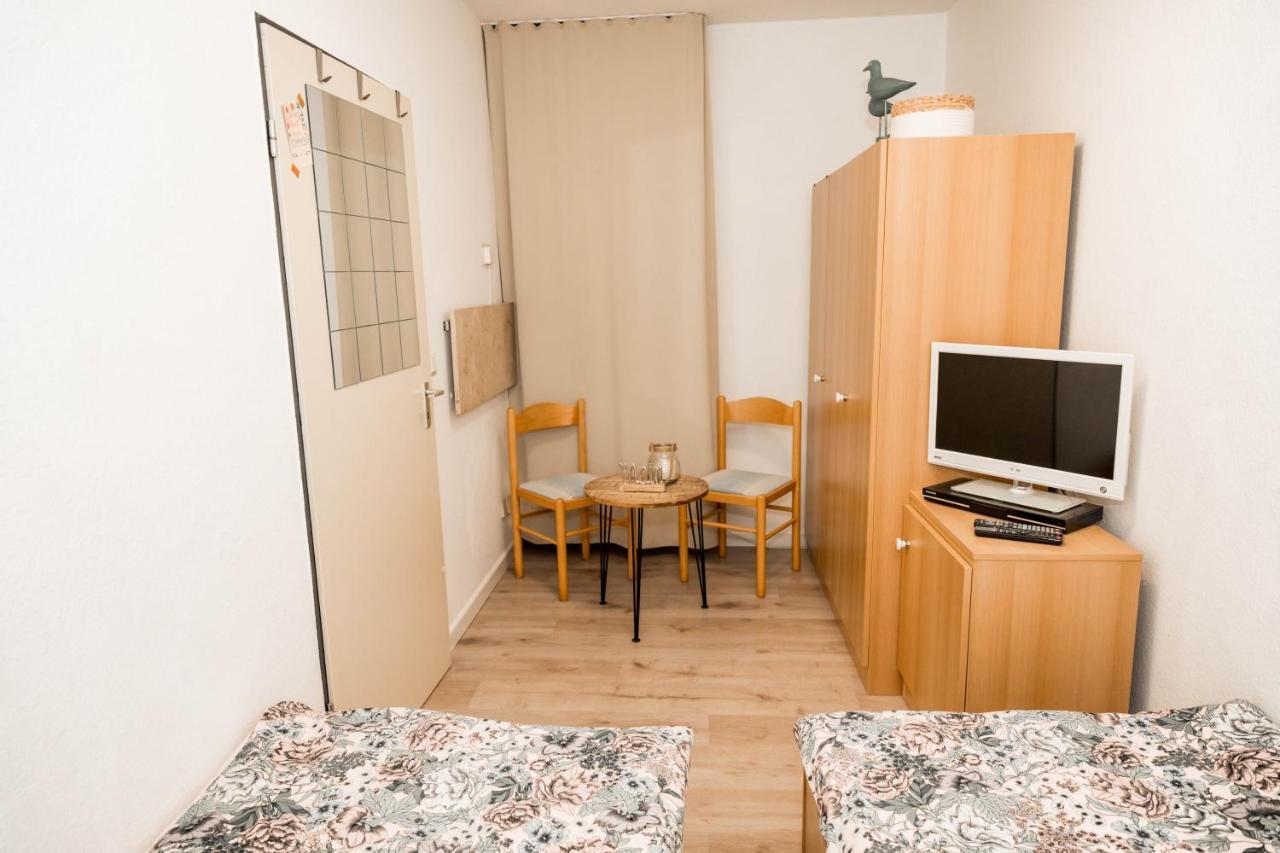 2zi-ferienwohnung Am Suedstrand Mit Eigenem Parkplatz Perfekt Fuer Familie Apartment *